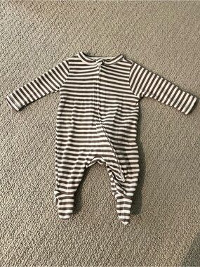 Striped Brown and Cream Baby One-Piece Footed Romper size NB